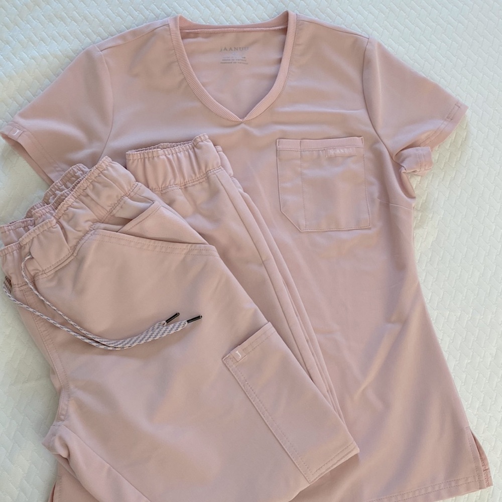 JAANUU ballerina pink 🩰 scrub set XS/XSP